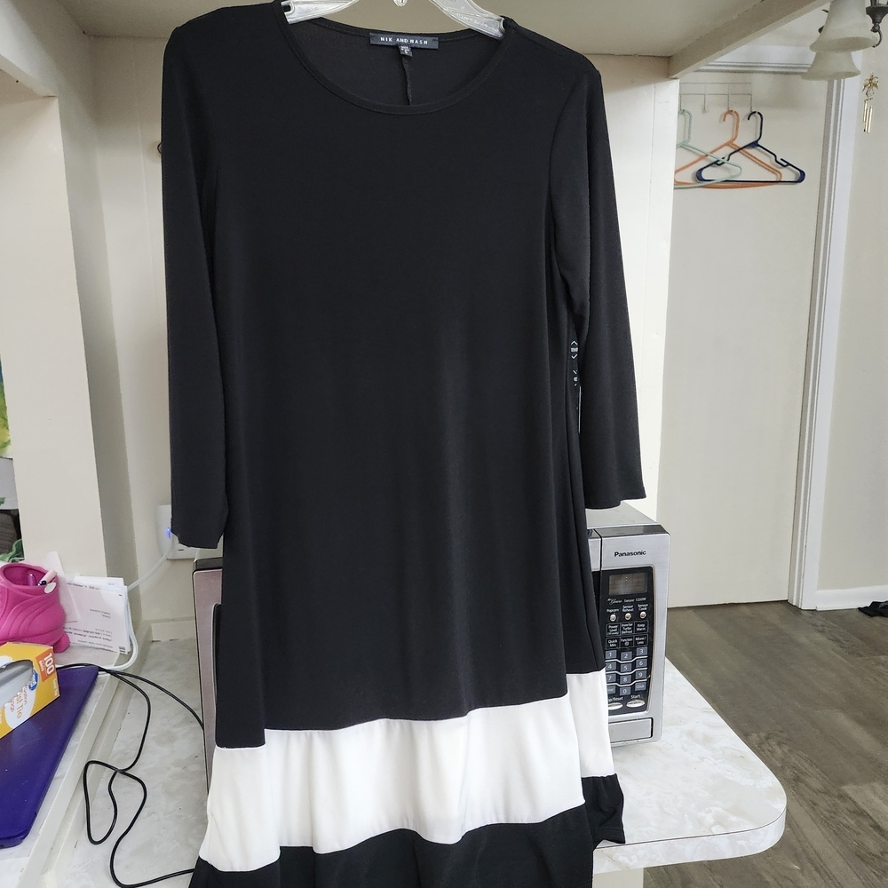 Elegant Black and White Long Sleeve Dress